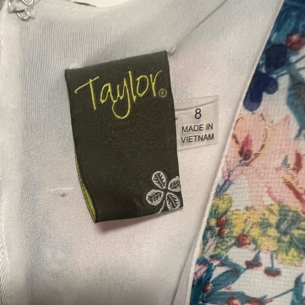 JUST TAYLOR Floral Dress - Picture 5 of 8
